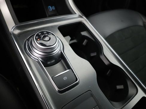 Used 2023 Ford Edge ST-Line image 12