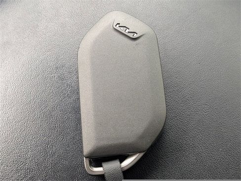 Used 2024 Kia Telluride S image 34