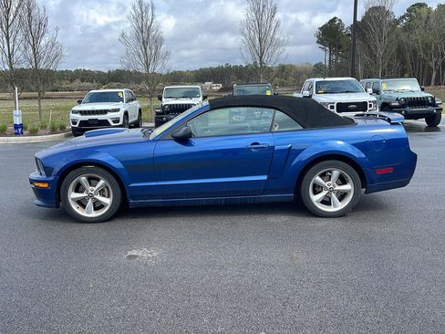 Used 2009 Ford Mustang GT image 4