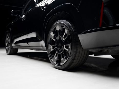 Used 2023 BMW XM image 81