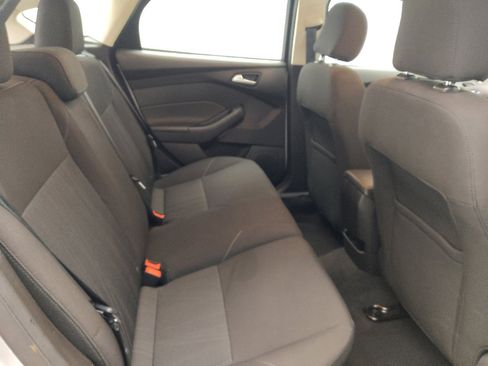 Used 2016 Ford Focus SE FWD image 19