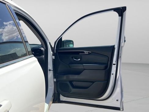Used 2023 Honda Pilot Touring image 32