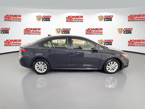 Used 2025 Toyota Corolla LE w/ LE Premium Package FWD image 16