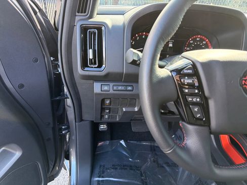 Certified 2025 Nissan Frontier Pro-X image 15