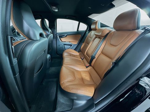Used 2015 Volvo S60 T5 Platinum image 29