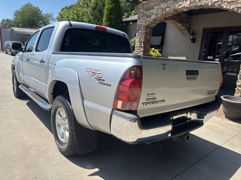 Used 2006 Toyota Tacoma PreRunner RWD image 3