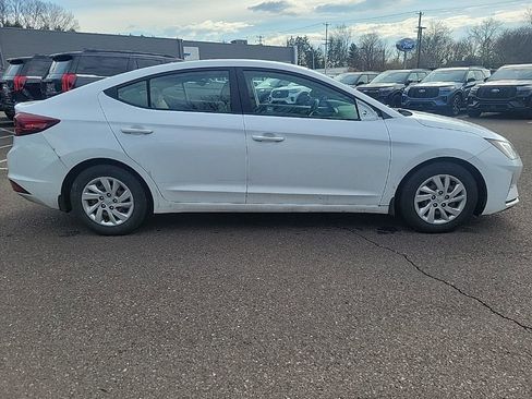 Used 2020 Hyundai Elantra SE w/ Convenience Package (C2) image 6