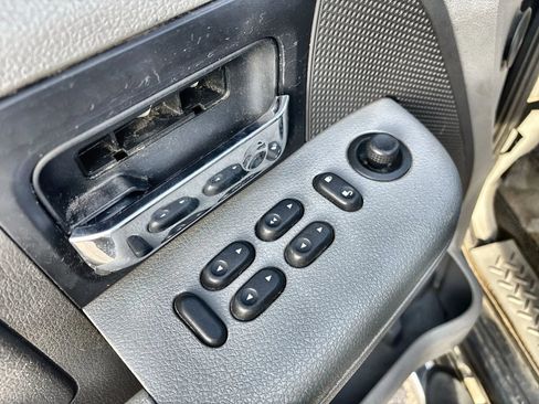 Used 2006 Ford F150 XLT image 15