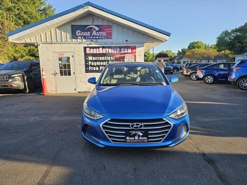 Used 2017 Hyundai Elantra SE FWD image 2