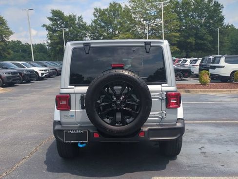 Used 2024 Jeep Wrangler Unlimited Sahara w/ Dual Top Group AWD/4WD image 4