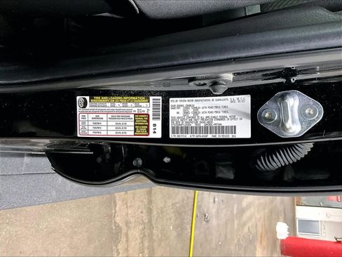 Certified 2023 Toyota Tacoma SR5 AWD/4WD image 34