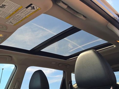 Used 2016 Nissan Rogue SL w/ SL Premium Package image 6