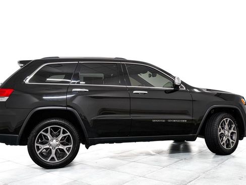 Used 2019 Jeep Grand Cherokee Limited AWD/4WD image 7