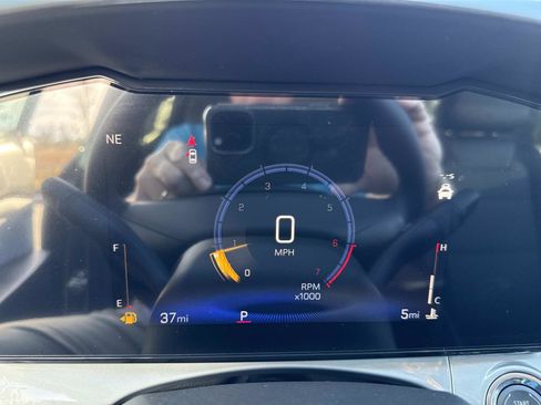 New 2026 Chevrolet Trax LT w/ Sunroof Package FWD image 28