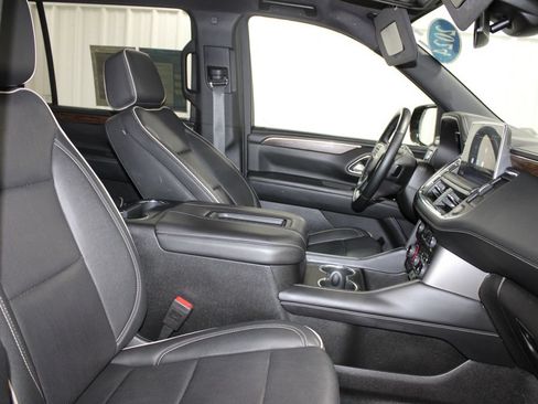 Used 2024 Chevrolet Suburban Premier AWD/4WD image 33
