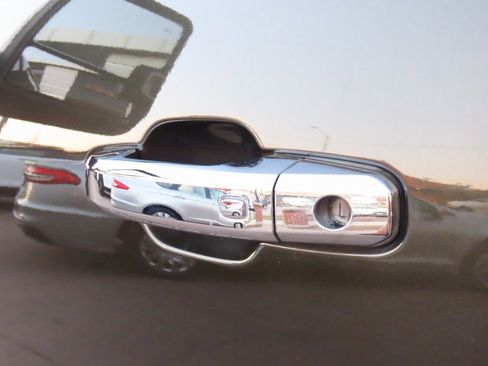 Used 2022 GMC Sierra 2500 Denali w/ Denali Ultimate Package image 23