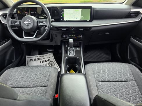 Used 2026 Nissan Kicks SV FWD image 25