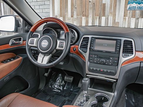 Used 2013 Jeep Grand Cherokee Overland w/ Advance Technology Group image 16