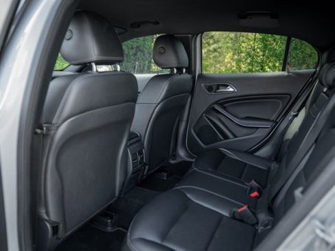 Used 2016 Mercedes-Benz GLA 250 image 41