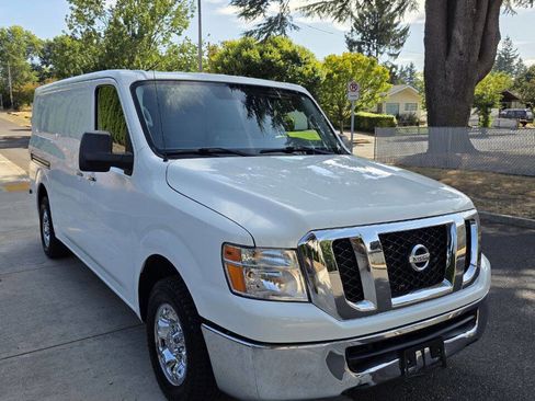 Used 2018 Nissan NV 2500 SL w/ Navigation Package RWD image 2