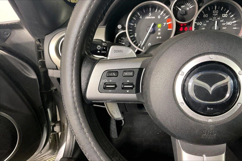 Used 2010 MAZDA MX-5 Miata Grand Touring w/ Premium Pkg RWD image 18