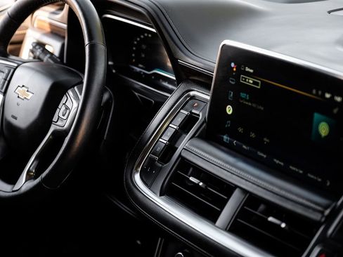 Used 2022 Chevrolet Suburban Premier image 20