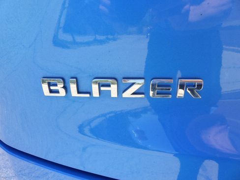 Used 2024 Chevrolet Blazer LT w/ Convenience Package FWD image 9
