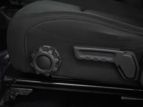 Used 2018 Jeep Wrangler Unlimited Sahara w/ Cold Weather Group image 27