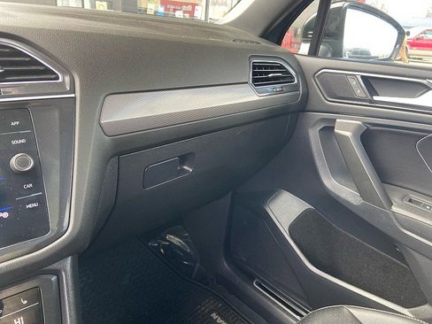 Used 2022 Volkswagen Tiguan SE R-Line image 19