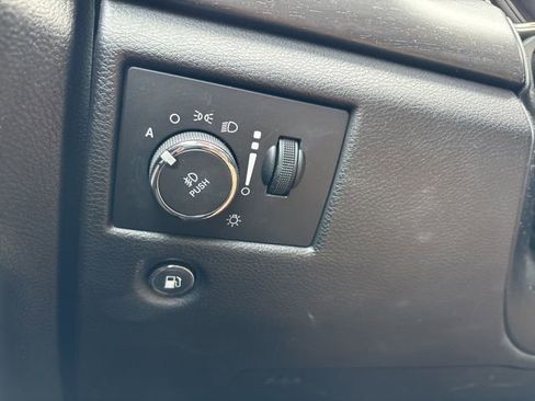 Used 2018 Jeep Grand Cherokee Laredo image 15