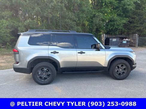 Used 2024 Lexus GX 550 image 8