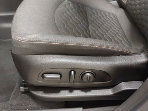 Used 2020 Chevrolet Equinox LT image 22