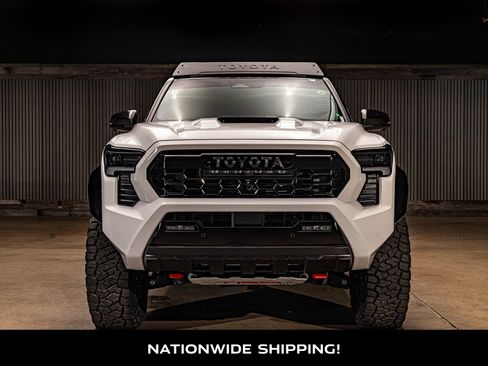 Used 2025 Toyota Tacoma TRD Pro AWD/4WD image 4