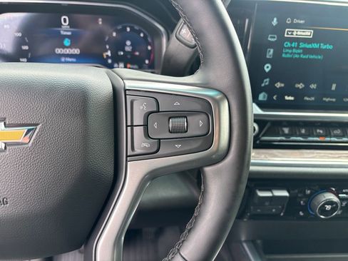 Used 2025 Chevrolet Silverado 2500 LTZ w/ LTZ Convenience Package image 15