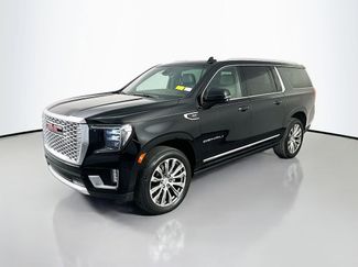 Used 2022 GMC Yukon XL Denali w/ Denali Premium Package AWD/4WD video 3