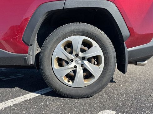 Used 2019 Toyota RAV4 LE w/ All Weather Liner Package AWD/4WD image 5