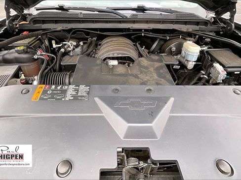 Used 2018 Chevrolet Silverado 1500 LTZ Z71 w/ Midnight Edition image 10