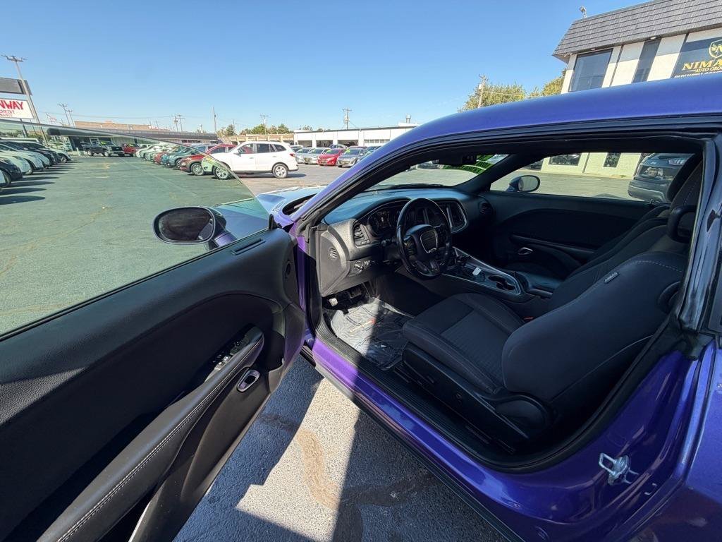 Used 2019 Dodge Challenger SXT w/ Blacktop Package RWD image 15