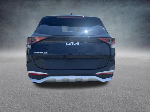 Used 2025 Kia Sportage EX FWD image 4