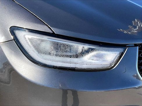 Used 2023 Chrysler Pacifica Touring-L FWD image 30