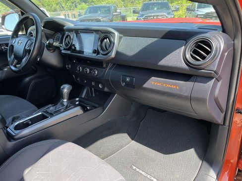 Used 2016 Toyota Tacoma TRD Sport w/ Towing Package RWD image 40