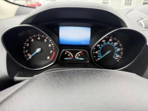 Used 2016 Ford Escape SE w/ Equipment Group 201A image 12