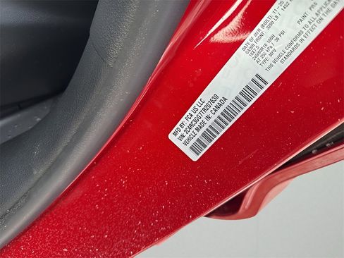 New 2026 Chrysler Pacifica Limited w/ Uconnect Theater Family Group image 39