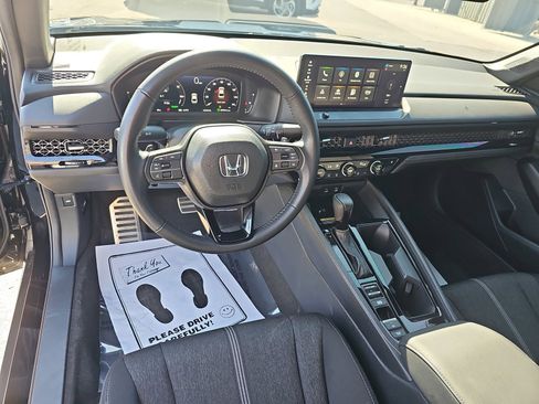 Used 2025 Honda Accord Sport image 18