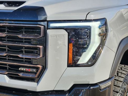 Certified 2025 GMC Sierra 2500 AT4X image 9