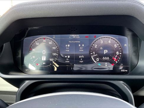 Used 2023 Land Rover Defender 110 S image 22