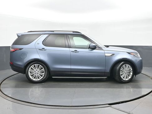 Used 2018 Land Rover Discovery HSE image 2