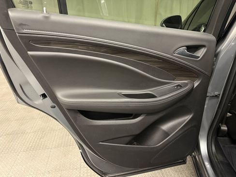 Used 2020 Buick Envision Essence image 23