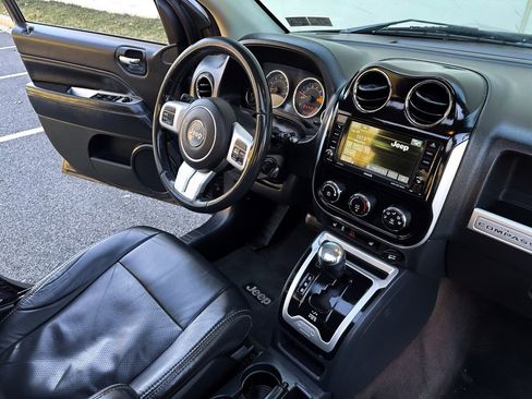 Used 2015 Jeep Compass High Altitude image 29