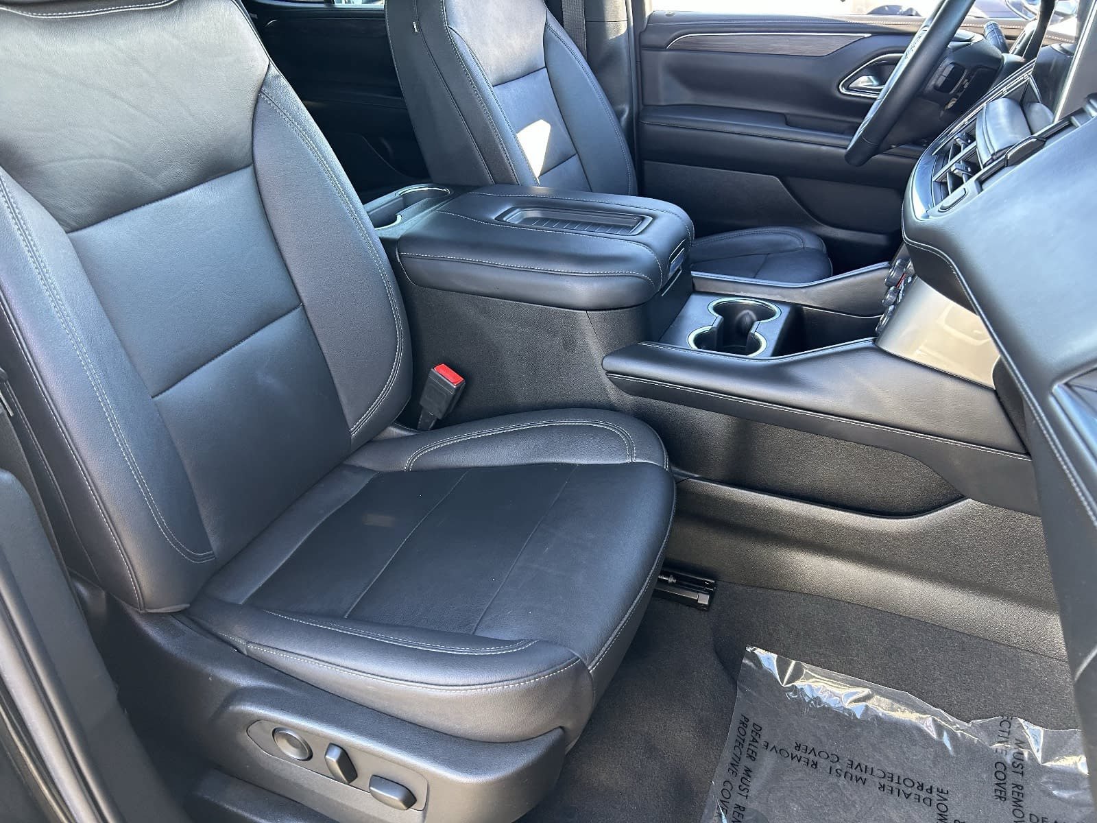 Used 2023 Chevrolet Tahoe Z71 w/ Luxury Package AWD/4WD image 13